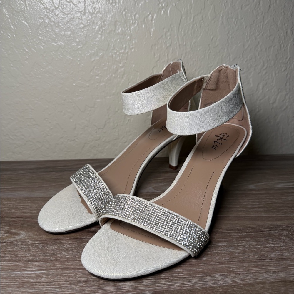 Style & Co. White Silver Rhinestone Ankle Strap Kitten Heels Women's 8.5 M